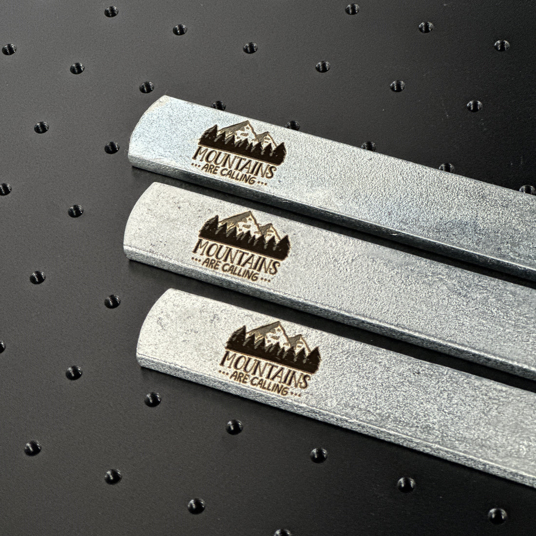 <strong>Lead Bar Carving</strong>